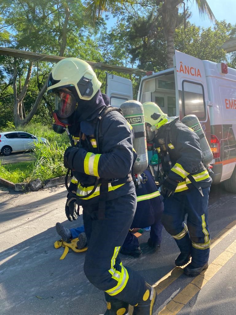 Treinamento simulado: Bombeiros Militares treinam resgate e salvamento em  altura em Tubarão