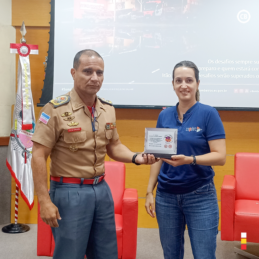 cmd_recebe homenagem